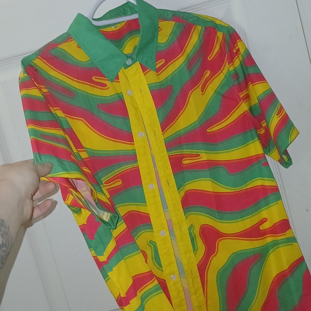 Vibrant Multicolor Swirl Short-Sleeve Button up